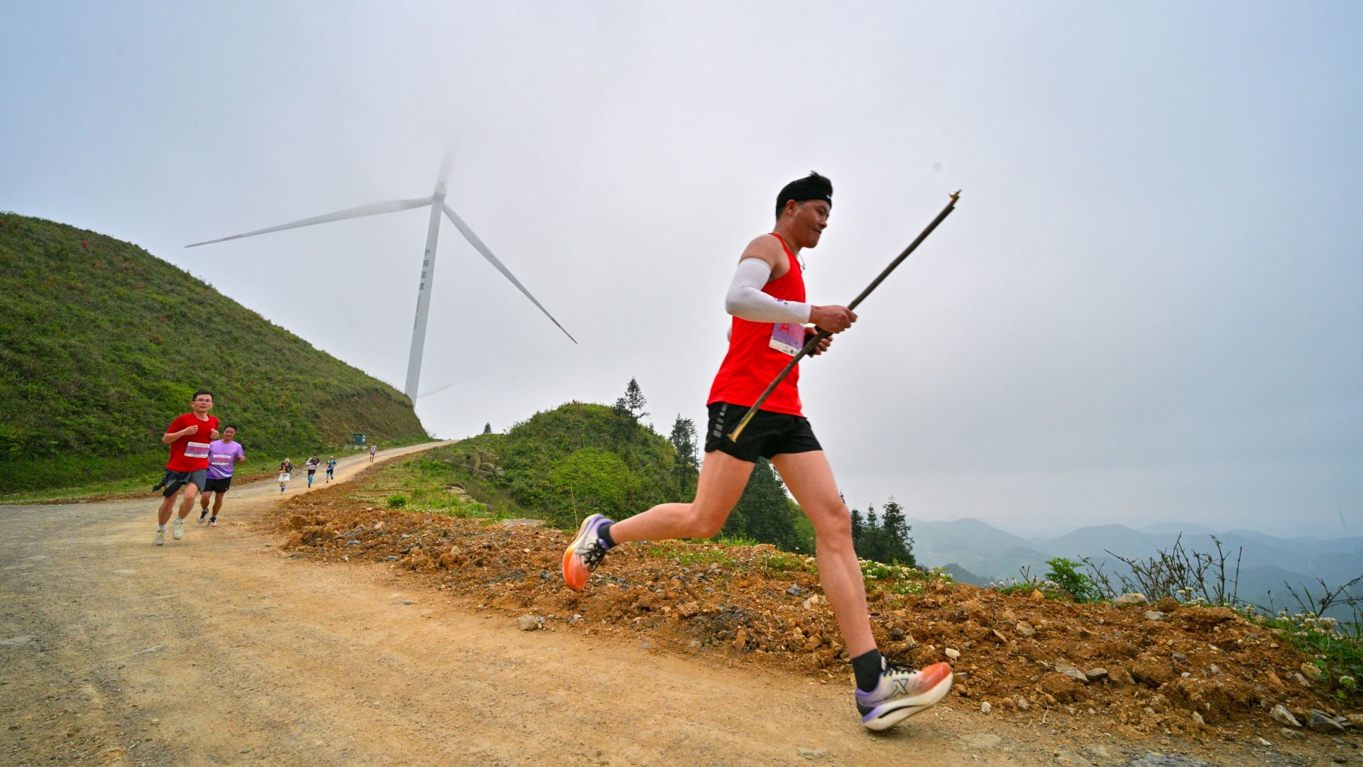 2026“赛动黔景 追光紫云”越野挑战赛在马鬃岭圆满落幕