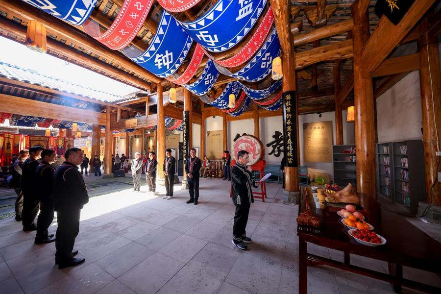 山哈欢歌满畲乡 铅山篁碧“三月三”绘就民族文化新画卷